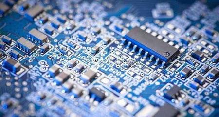 美国敢制裁中国芯片却不敢制裁俄罗斯 背后的战略考量与华为的借鉴之道